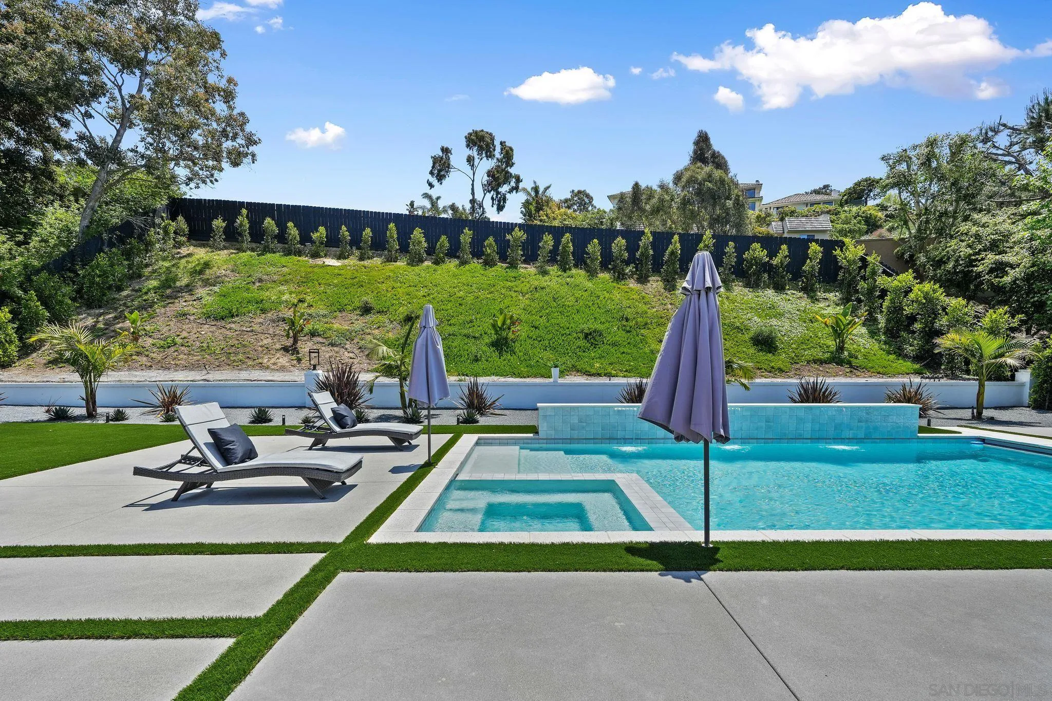 6645 Avenida Andorra