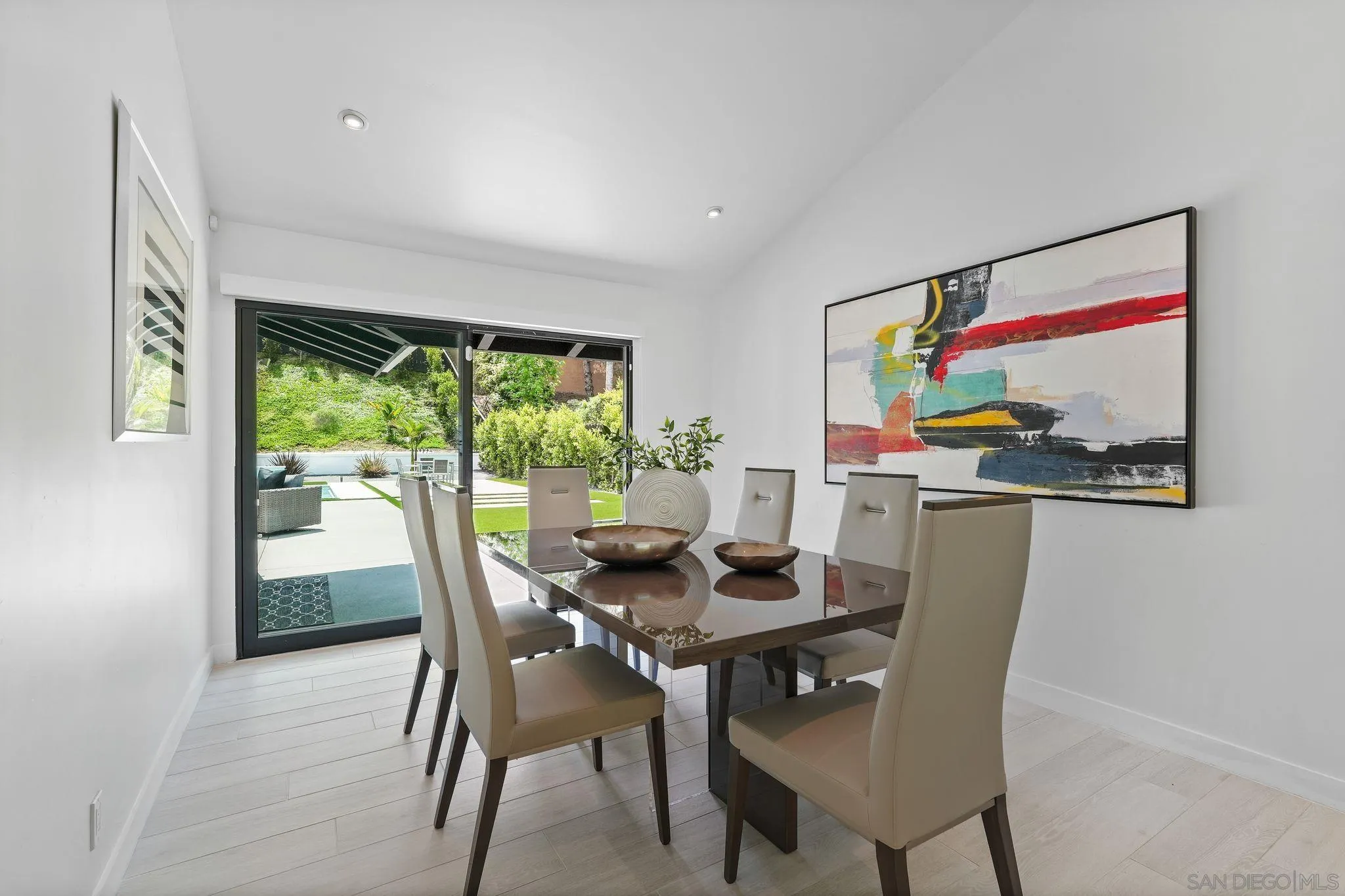 6645 Avenida Andorra