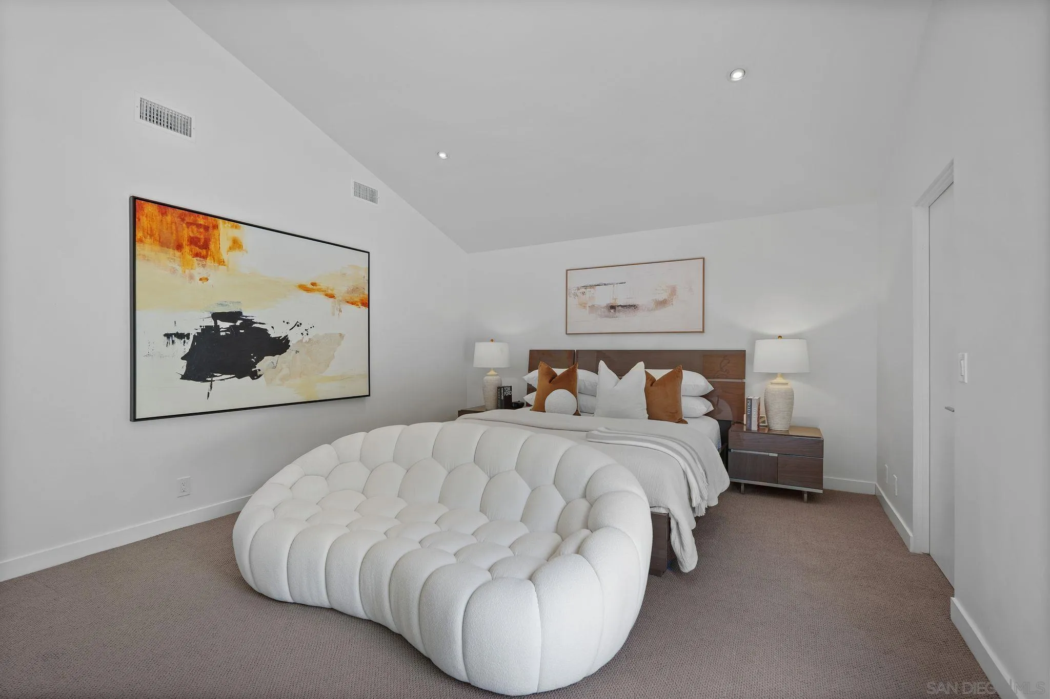 6645 Avenida Andorra