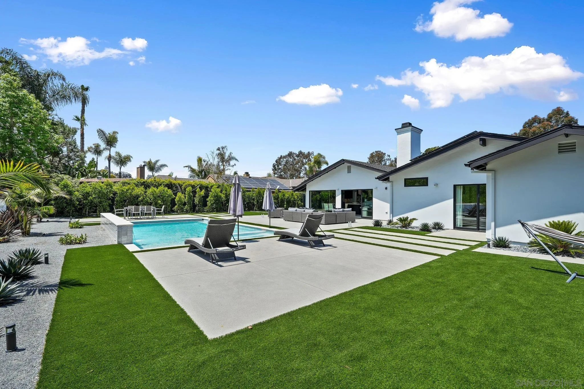 6645 Avenida Andorra