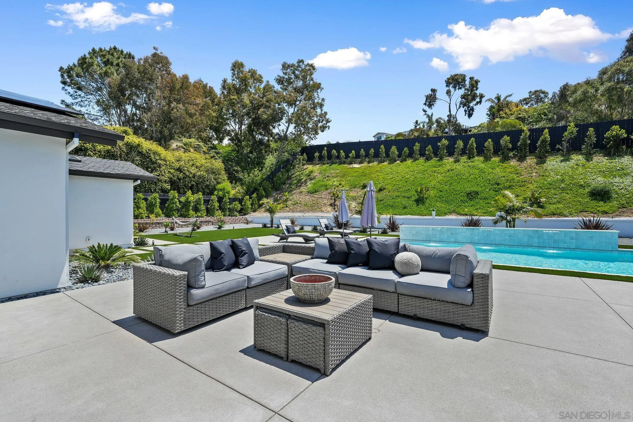 6645 Avenida Andorra