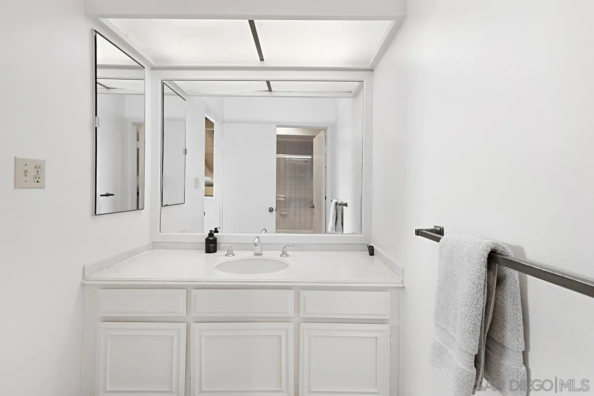6605 Caminito Scioto