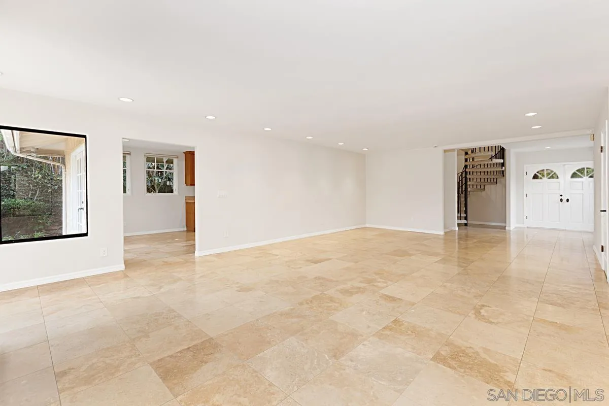 8871 Nottingham Pl