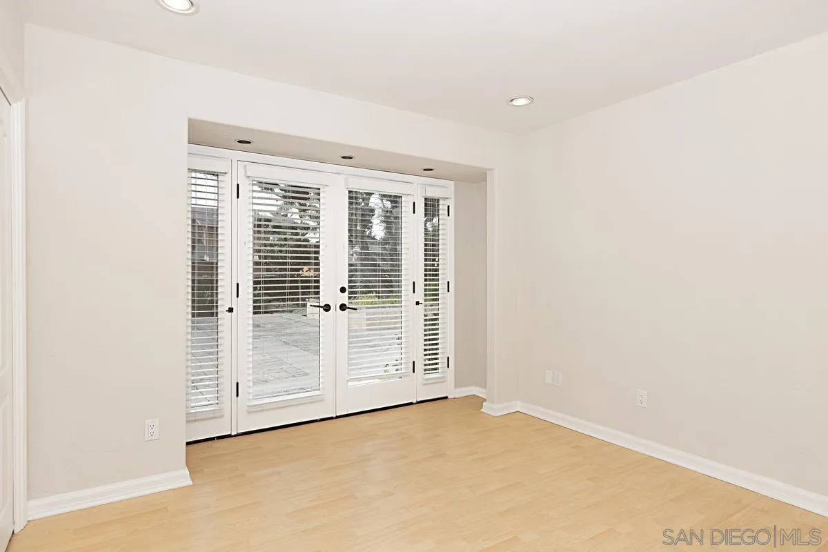 8871 Nottingham Pl