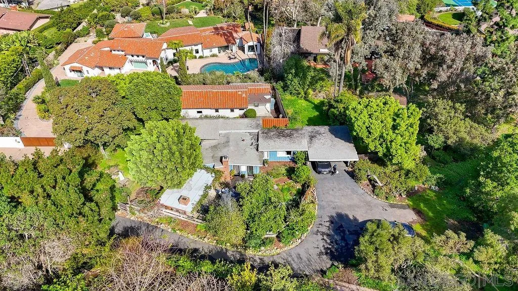 2820 Hidden Valley Road