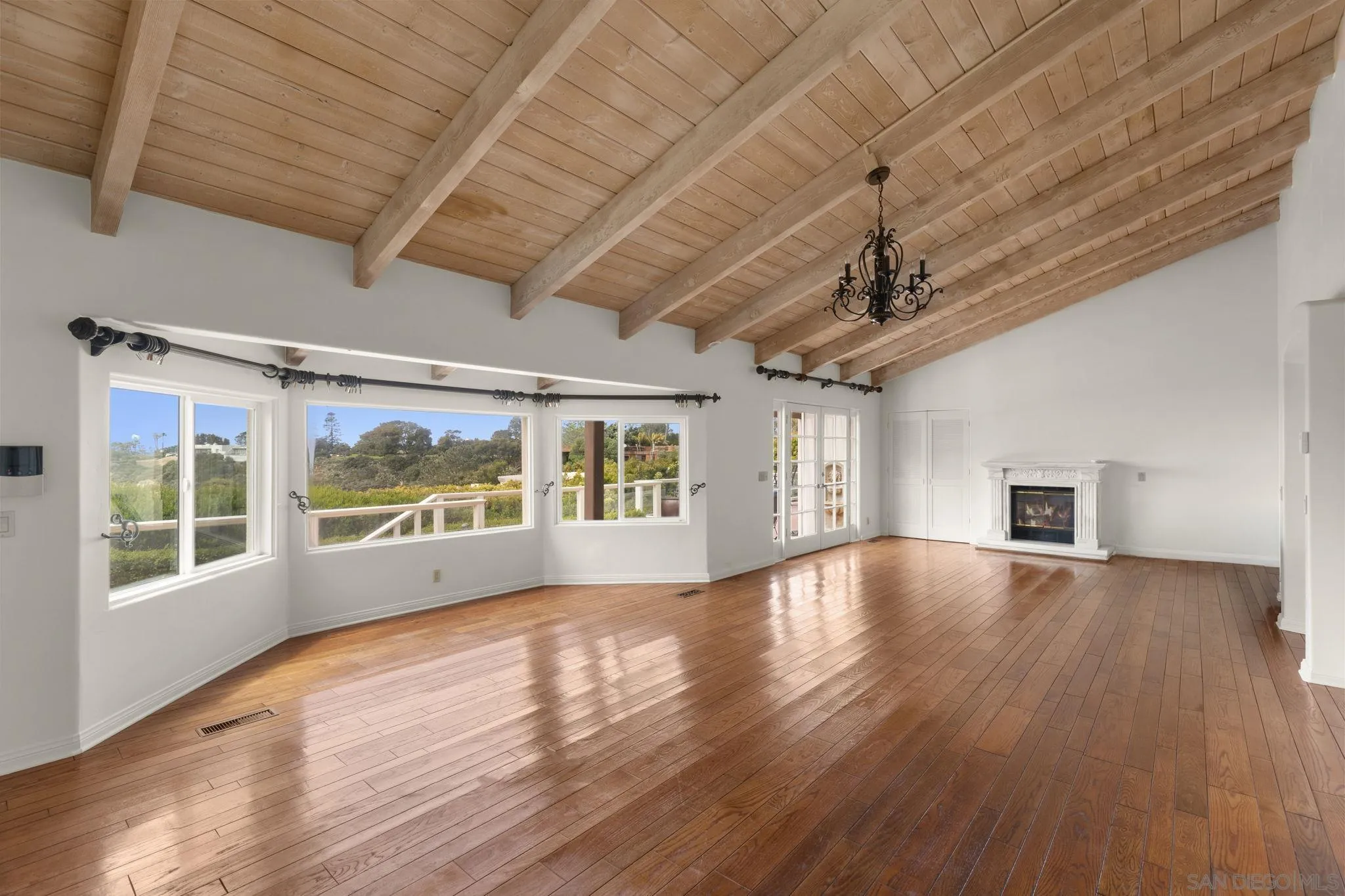 9450 La Jolla Farms Rd.