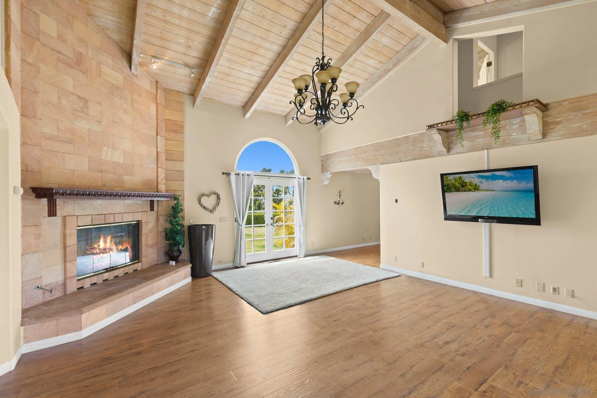 9450 La Jolla Farms Rd.
