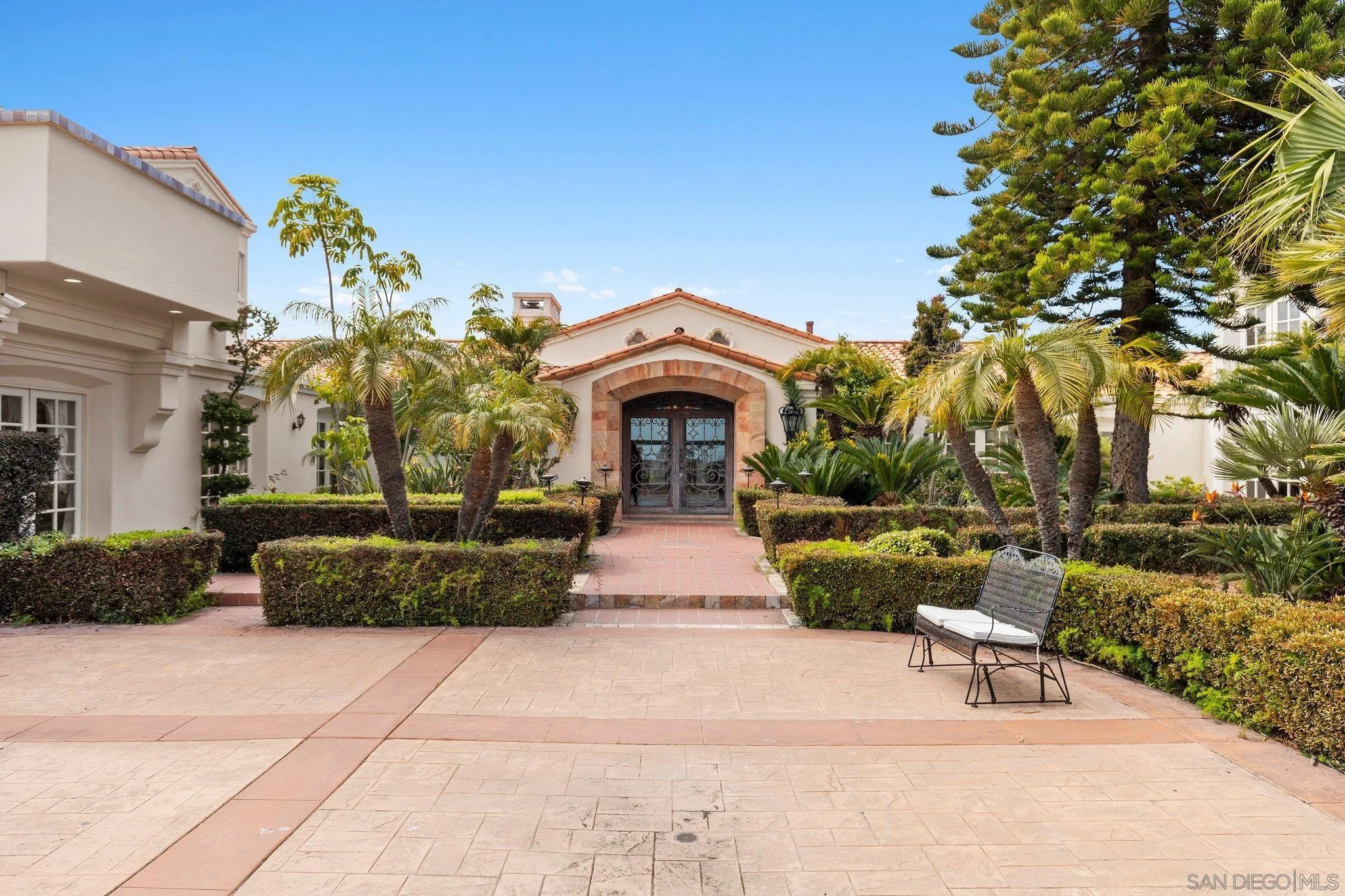 9450 La Jolla Farms Rd.