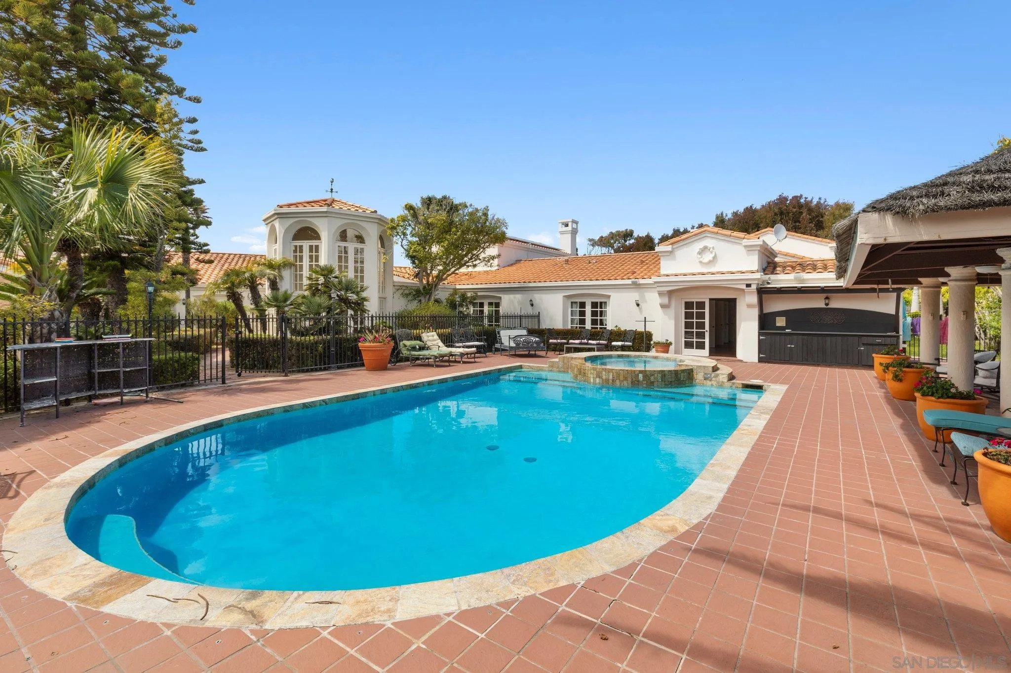 9450 La Jolla Farms Rd.