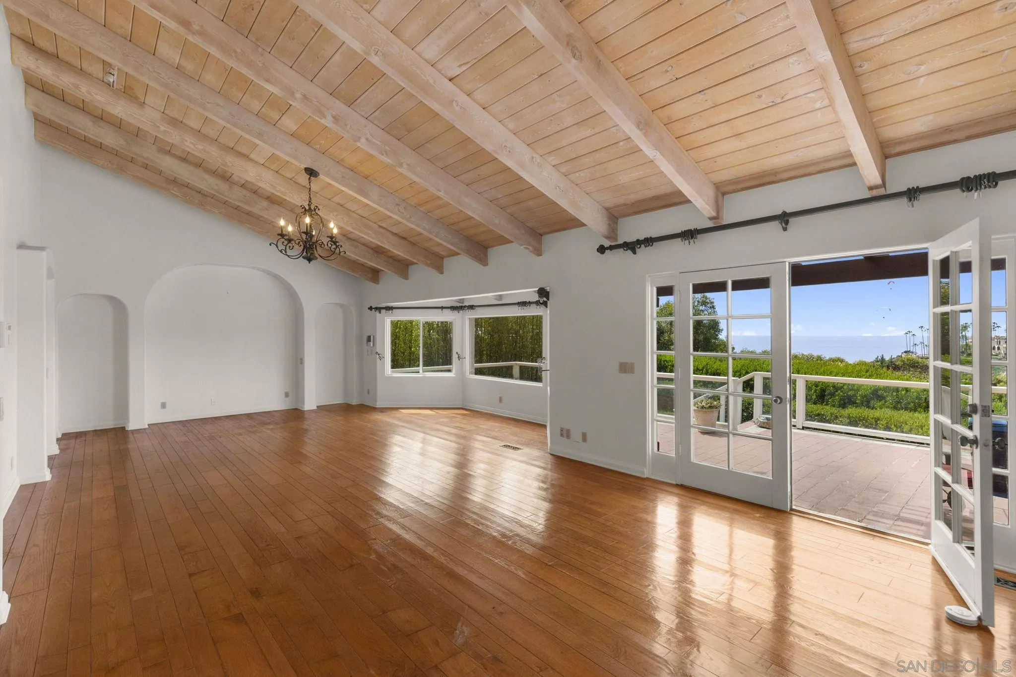 9450 La Jolla Farms Rd.