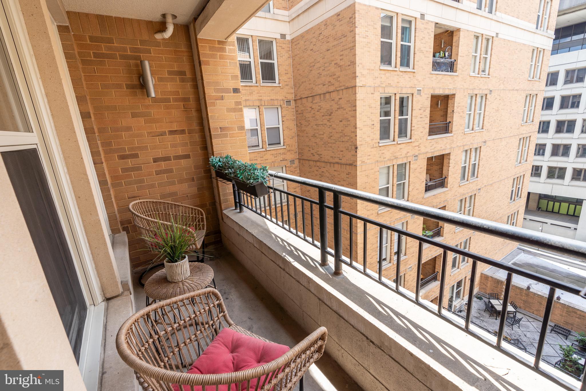 915 E STREET NW Unit: 905
