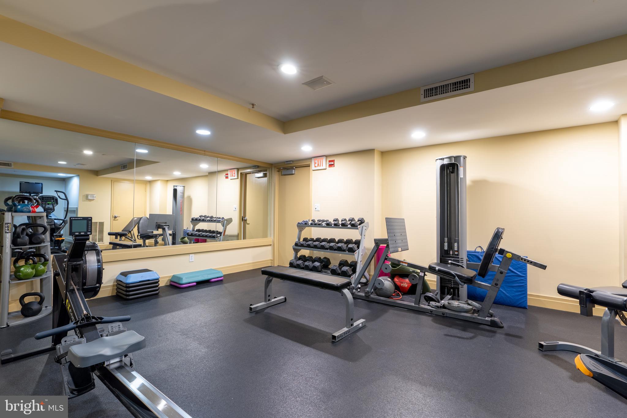 915 E STREET NW Unit: 905