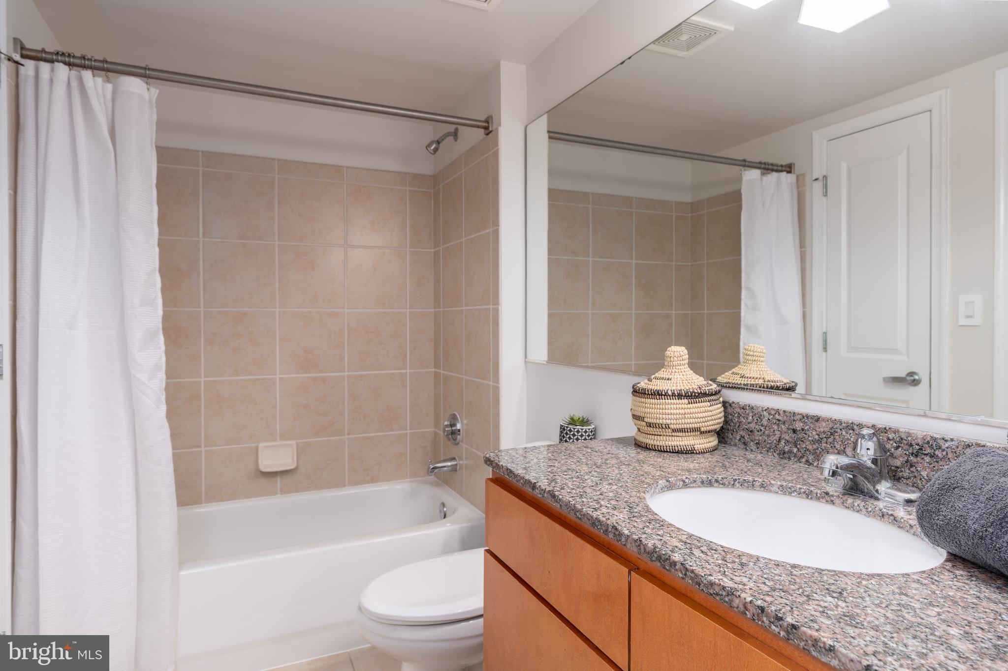 915 E STREET NW Unit: 905