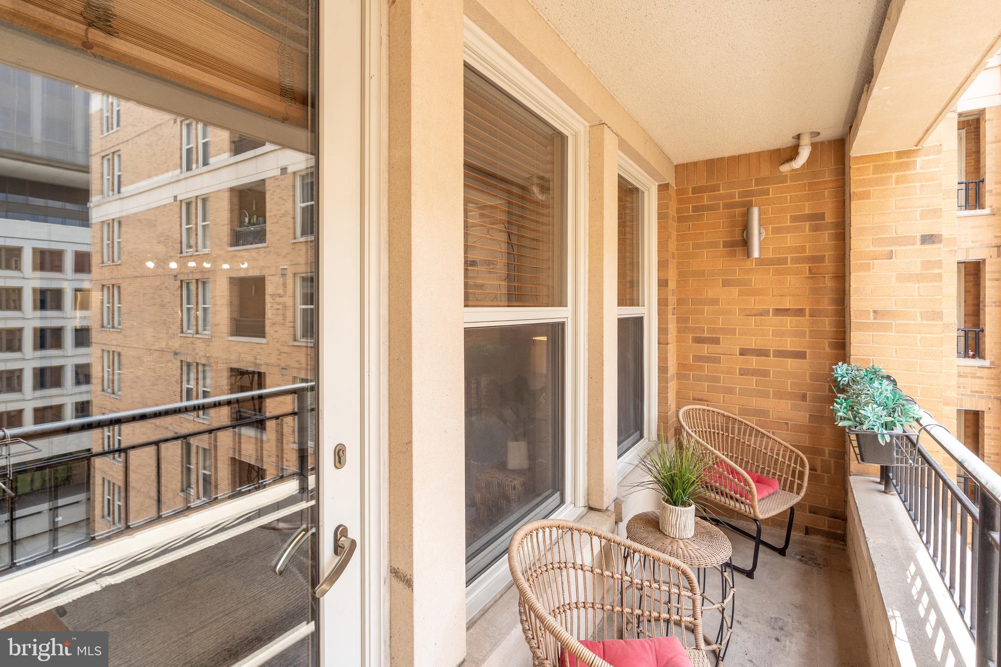 915 E STREET NW Unit: 905