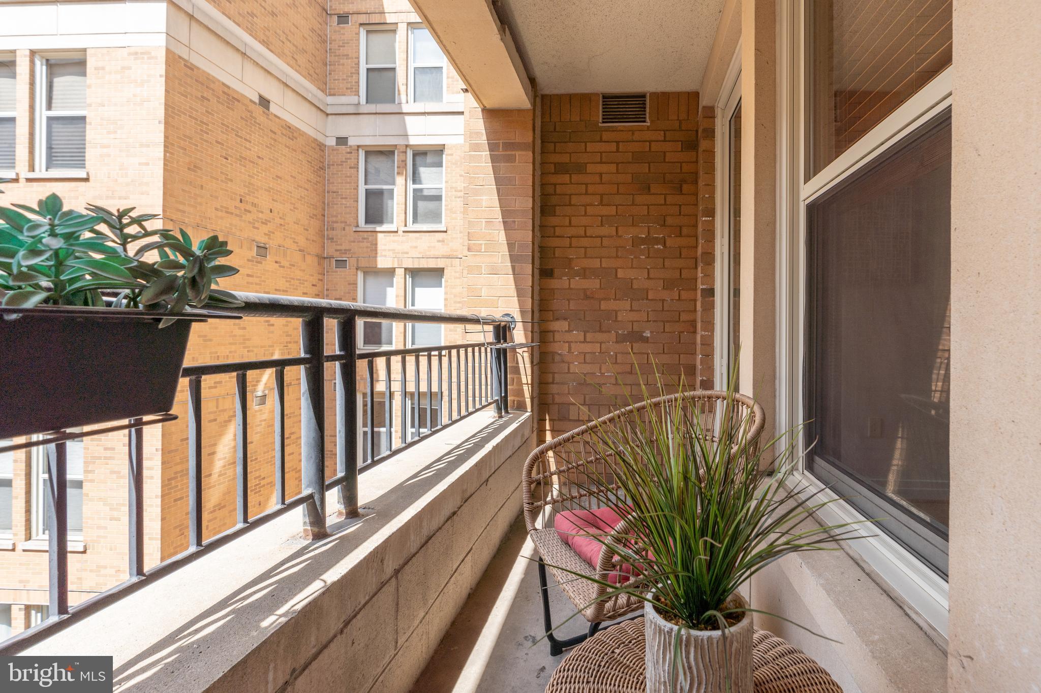 915 E STREET NW Unit: 905