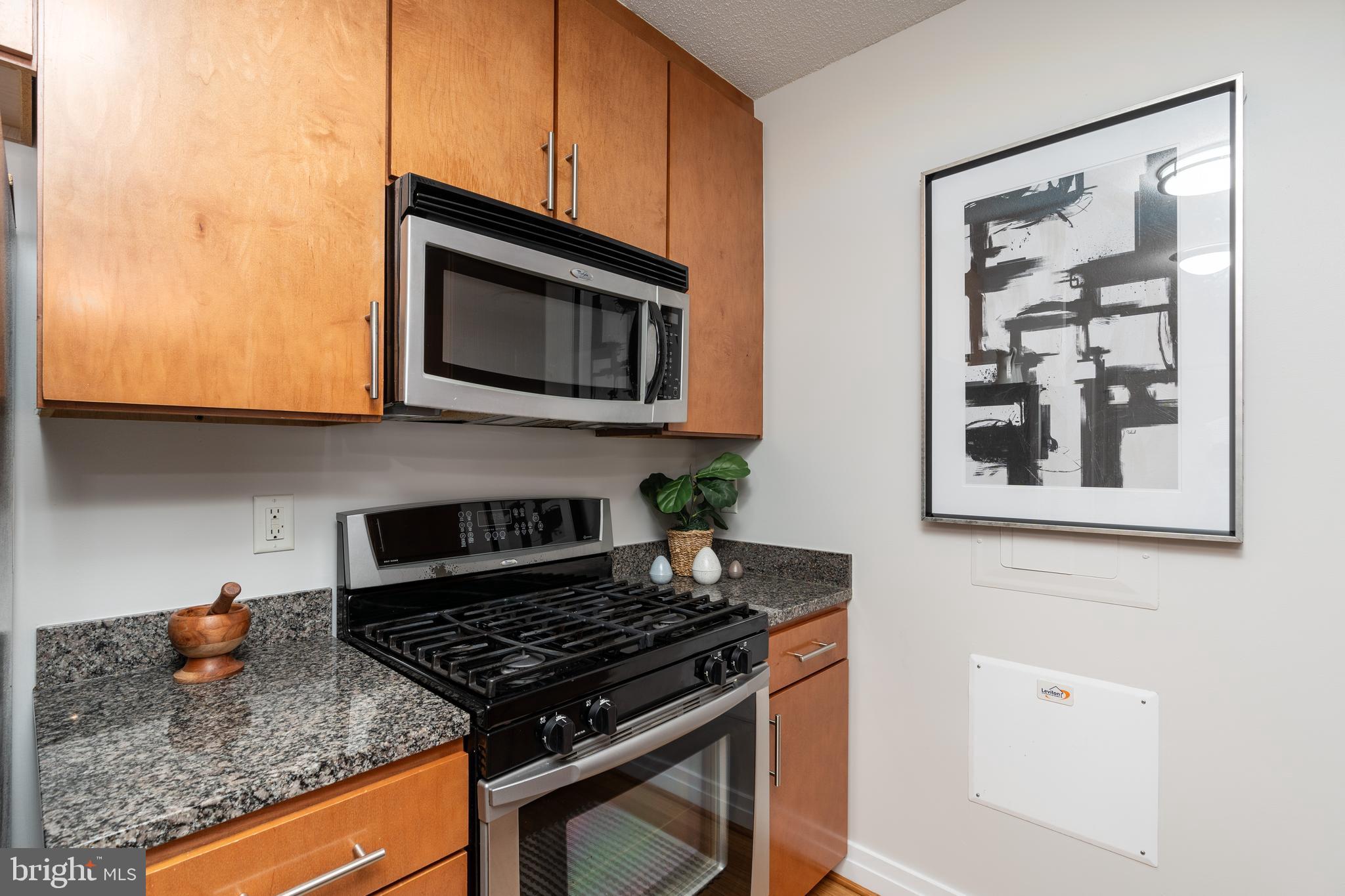 915 E STREET NW Unit: 905