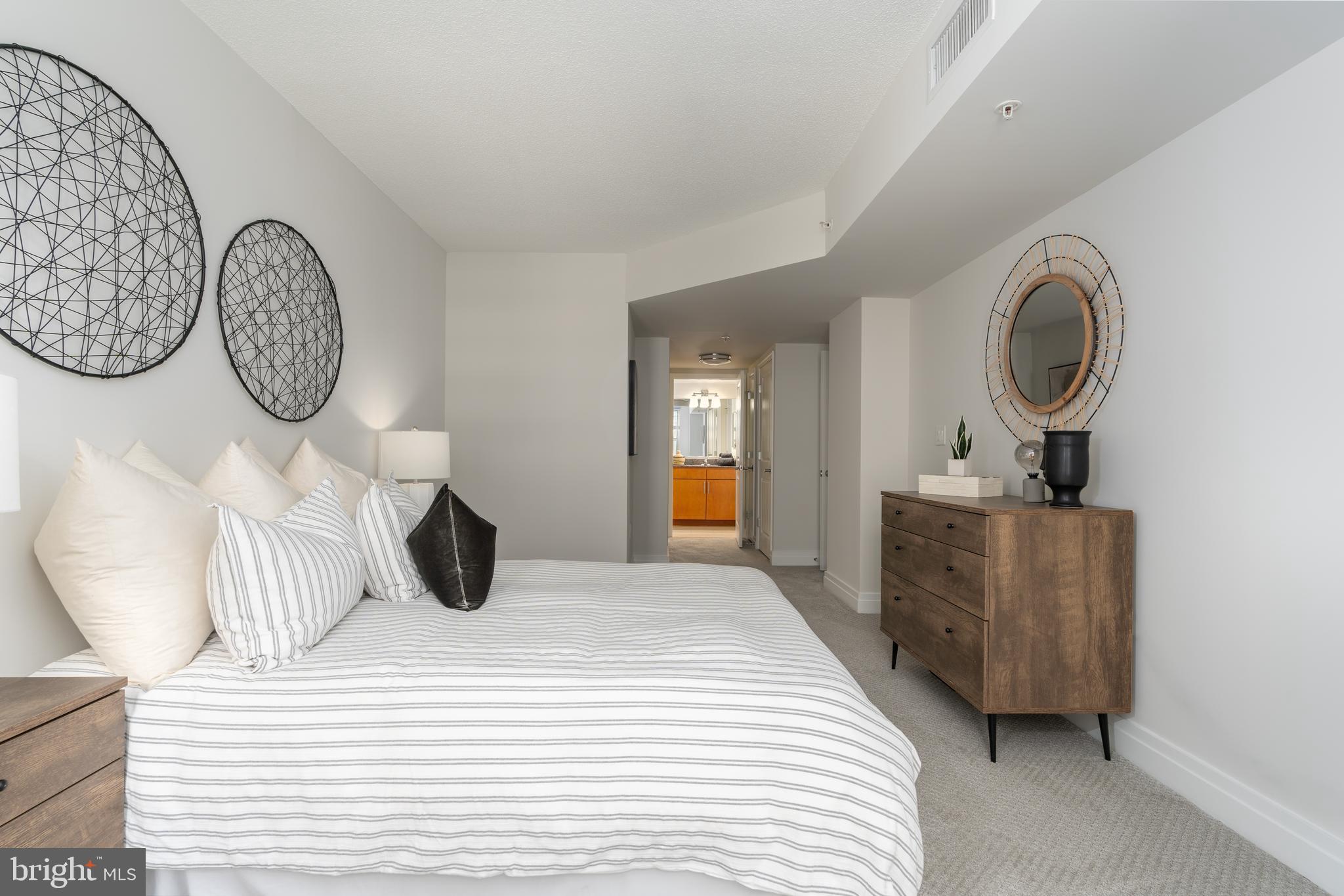 915 E STREET NW Unit: 905