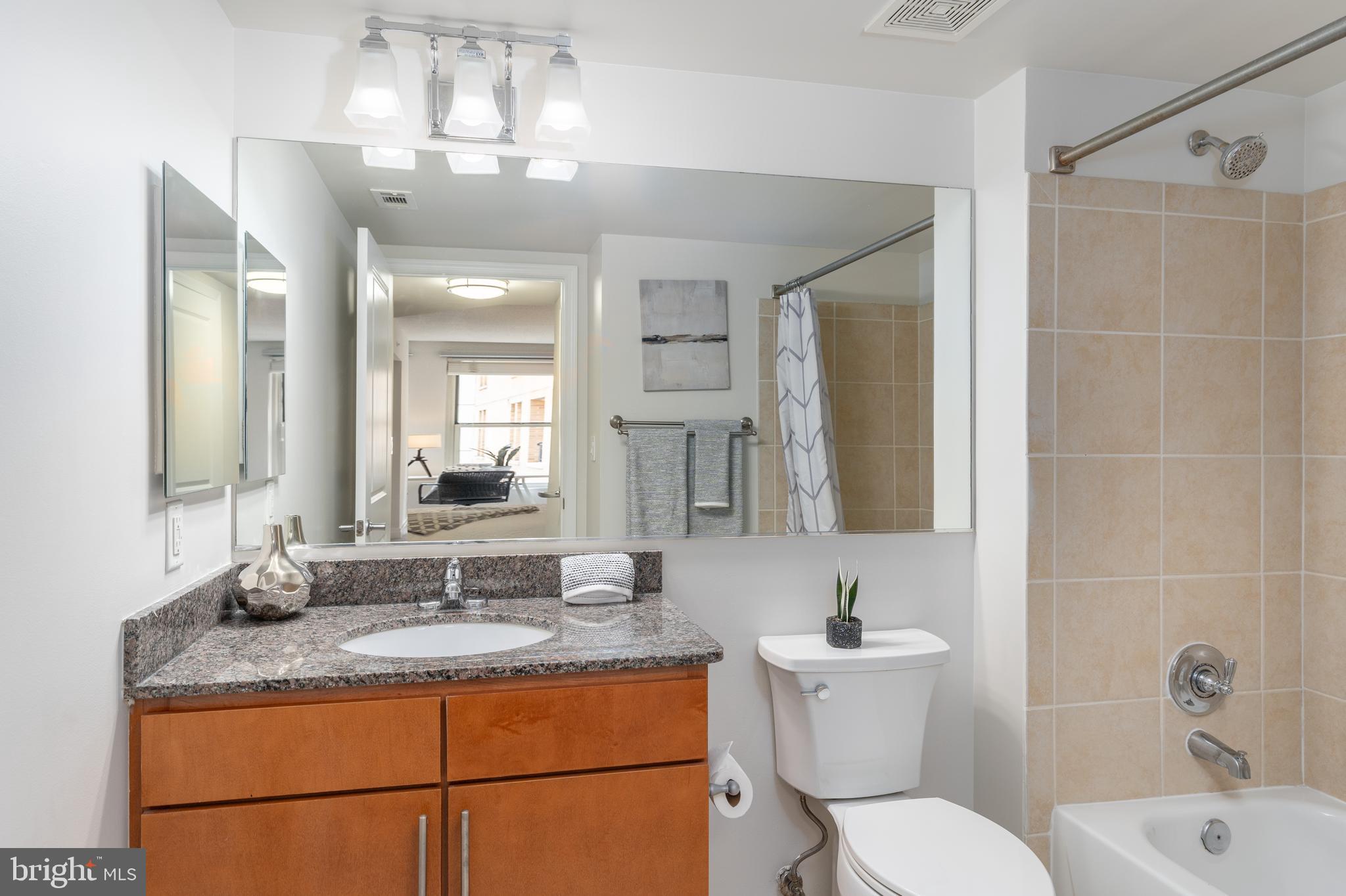 915 E STREET NW Unit: 905