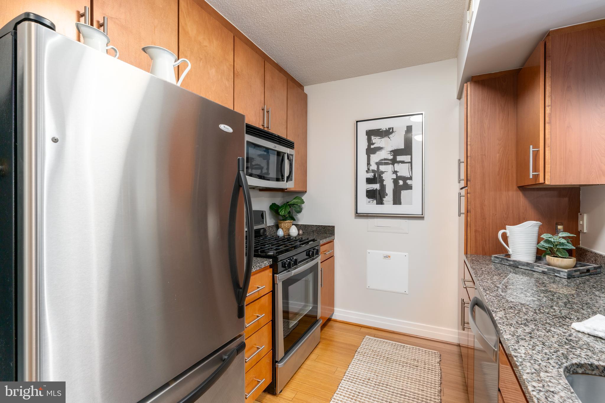 915 E STREET NW Unit: 905
