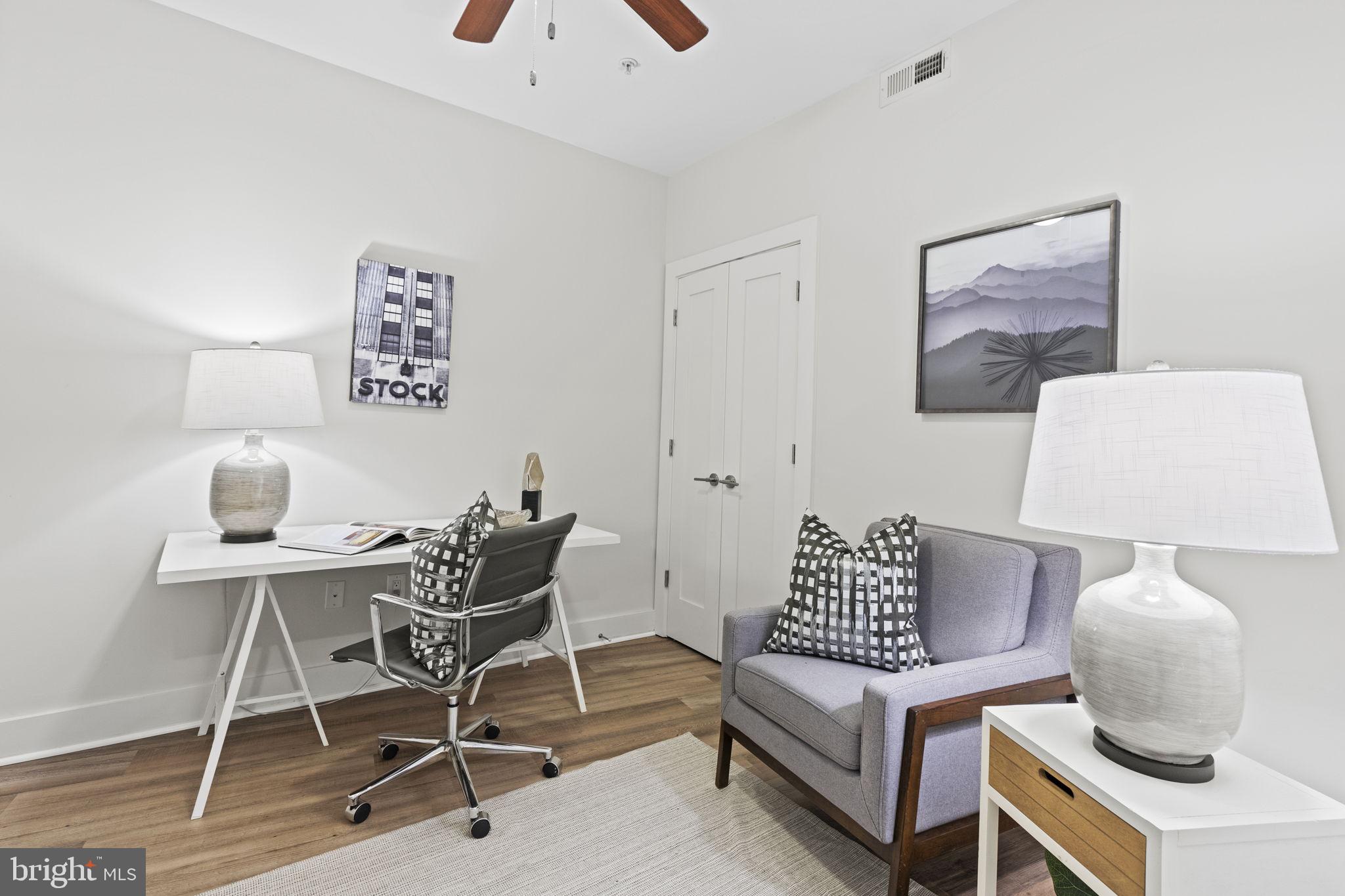 2337 Champlain St NW #105