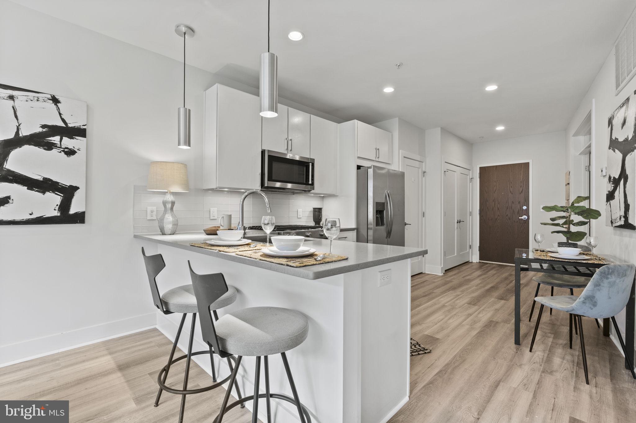 2337 Champlain St NW #105