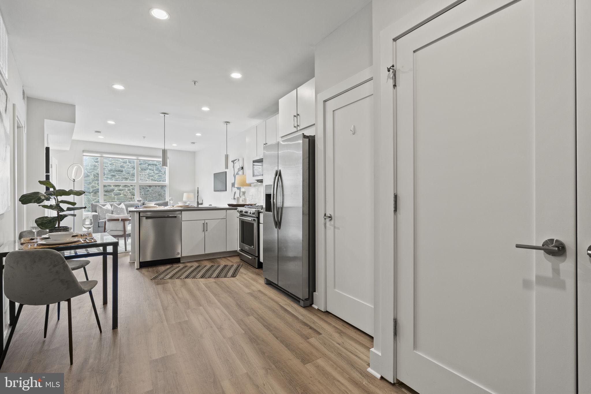 2337 Champlain St NW #105