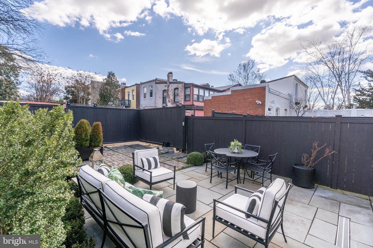 1639 35th St NW