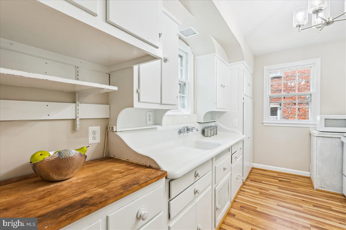 4420 Brandywine St NW