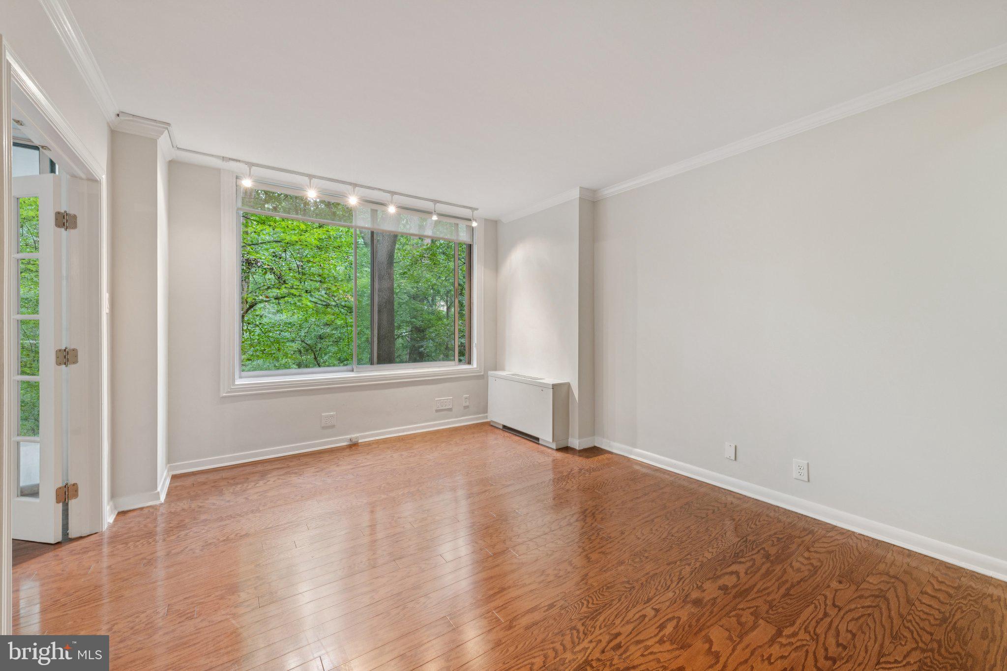 4100 Cathedral Ave NW #406