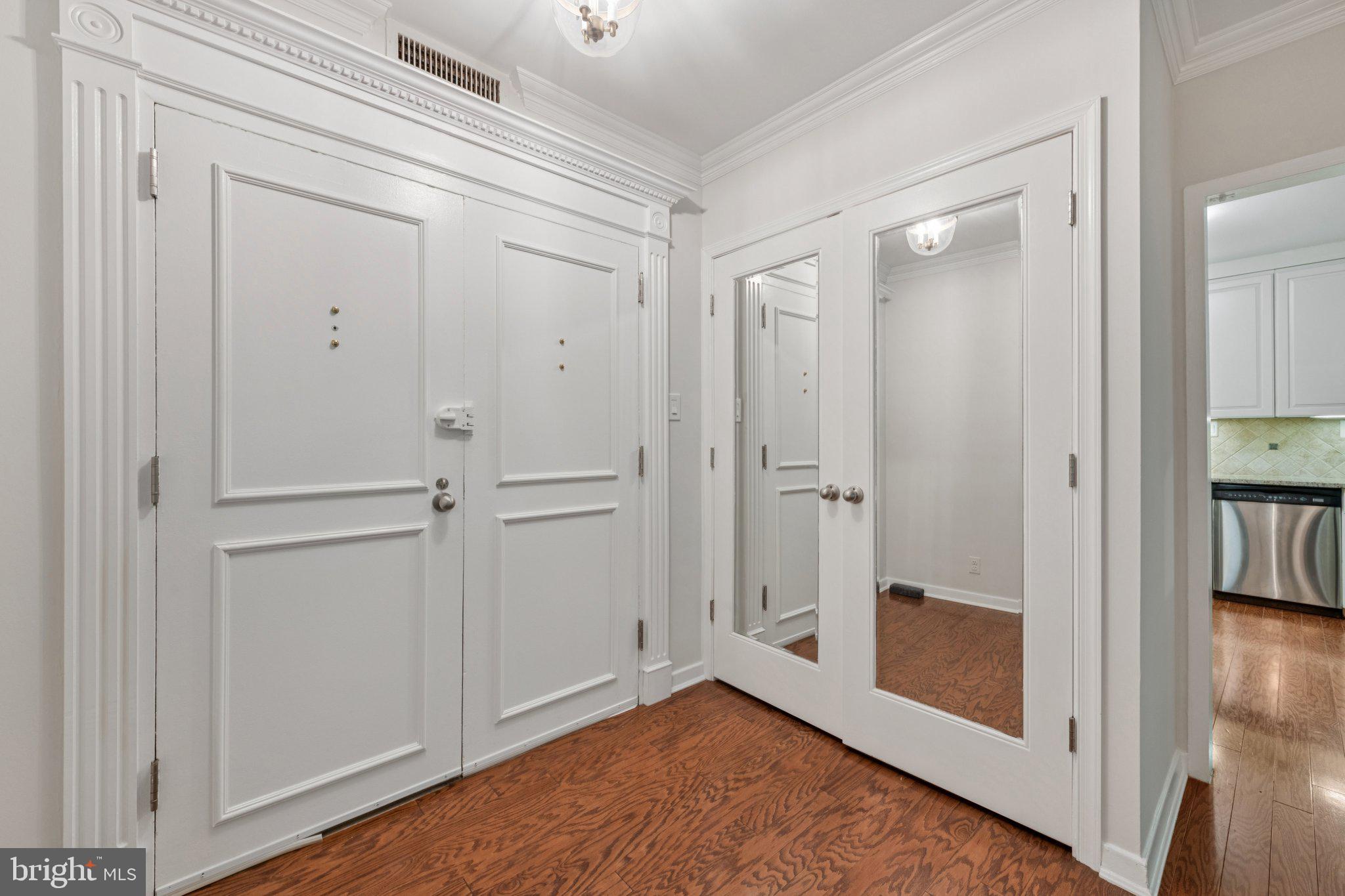 4100 Cathedral Ave NW #406