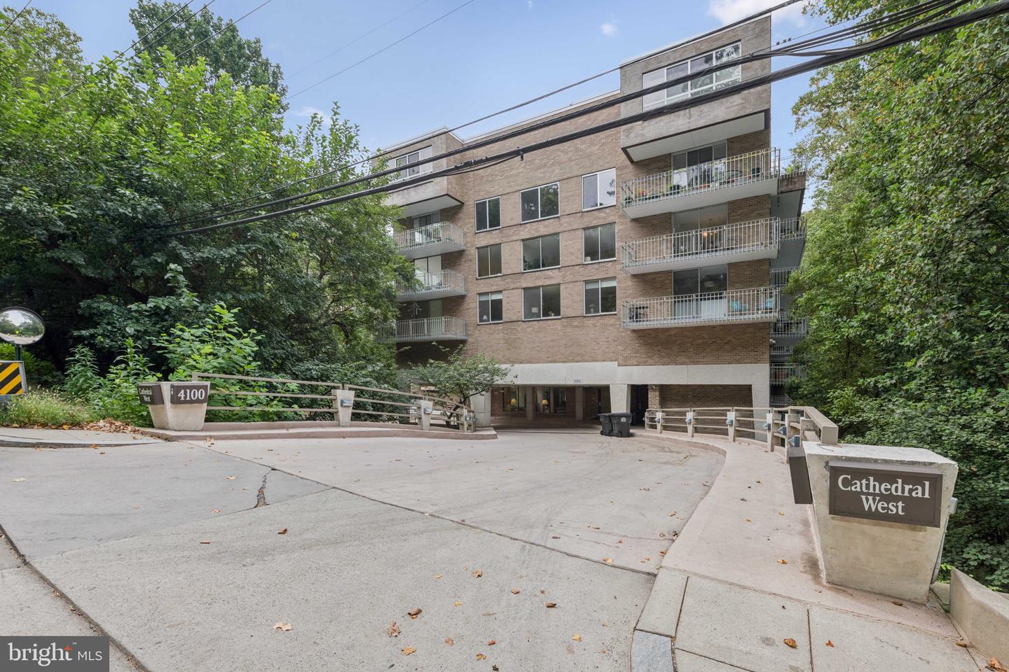 4100 Cathedral Ave NW #406
