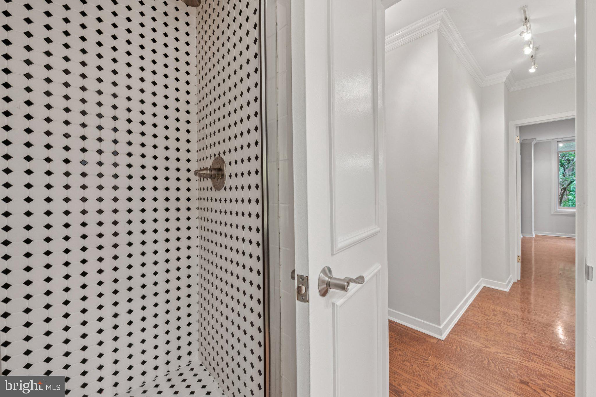 4100 CATHEDRAL AVENUE NW 406