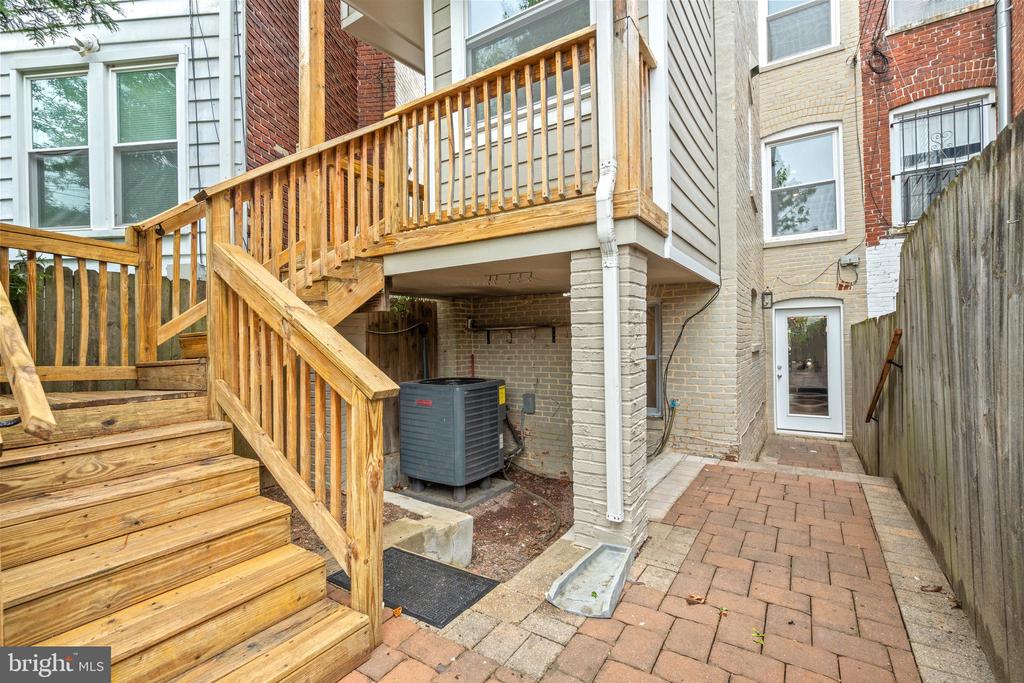 1426 MASSACHUSETTS AVENUE SE