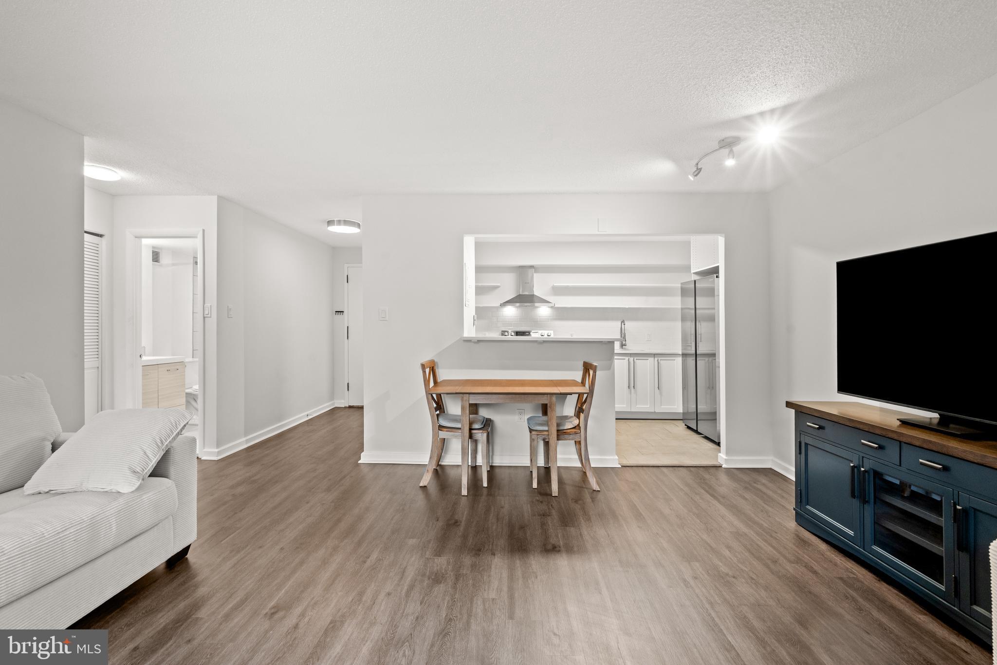 2141 P STREET NW 306