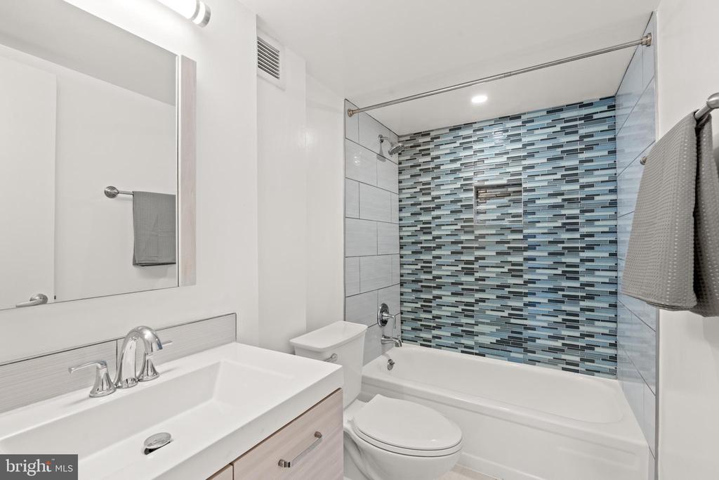2141 P STREET NW 306