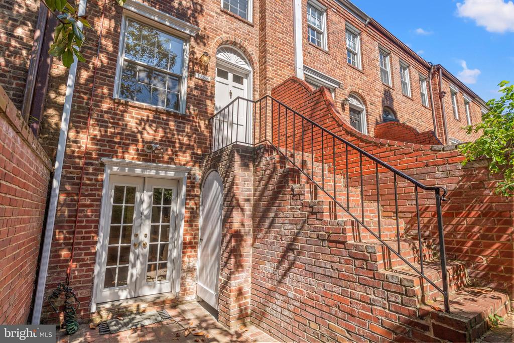 1333 27TH STREET NW