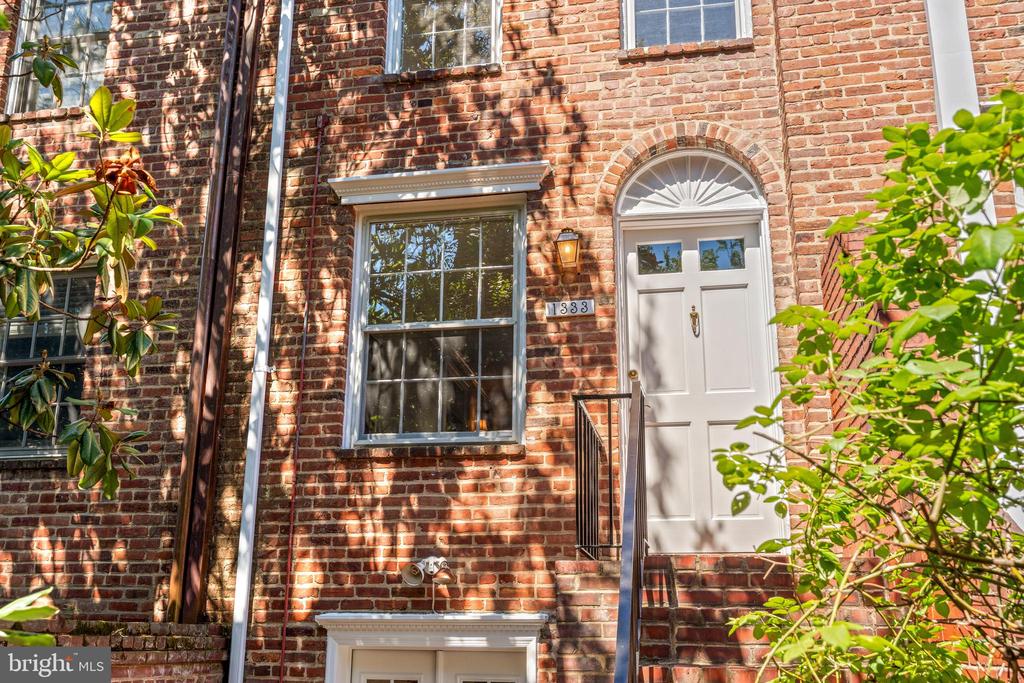 1333 27TH STREET NW