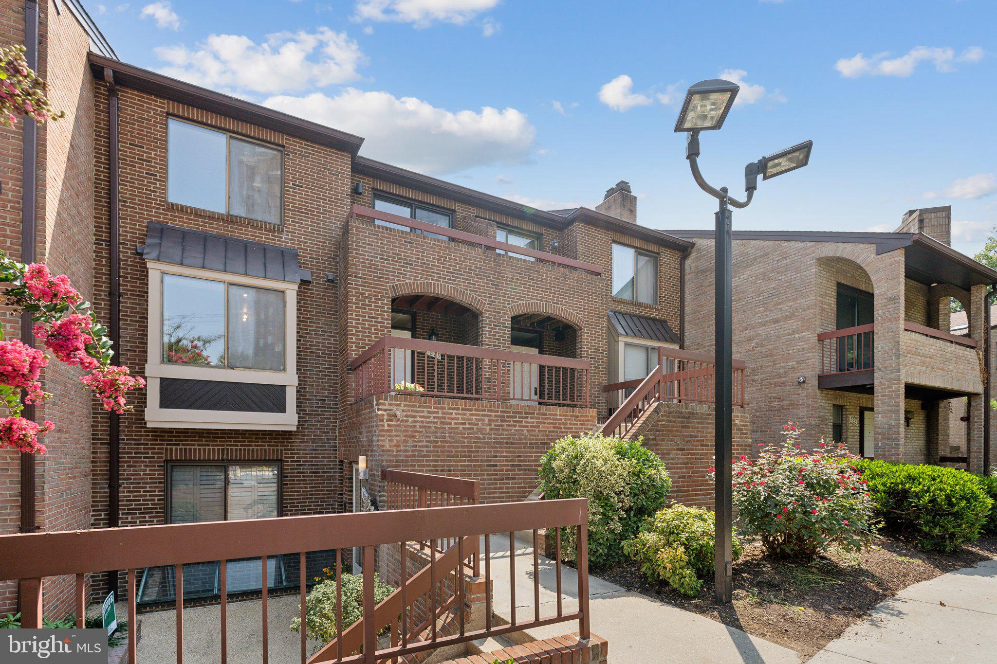 5229 King Charles Way #1-6