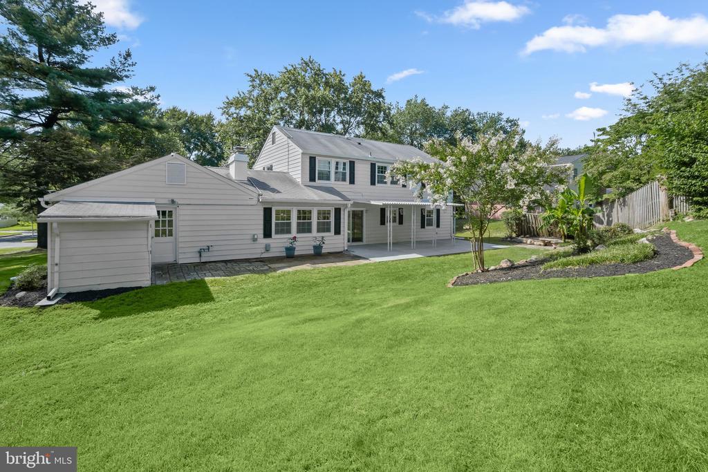 2801 VILLAGE LANE