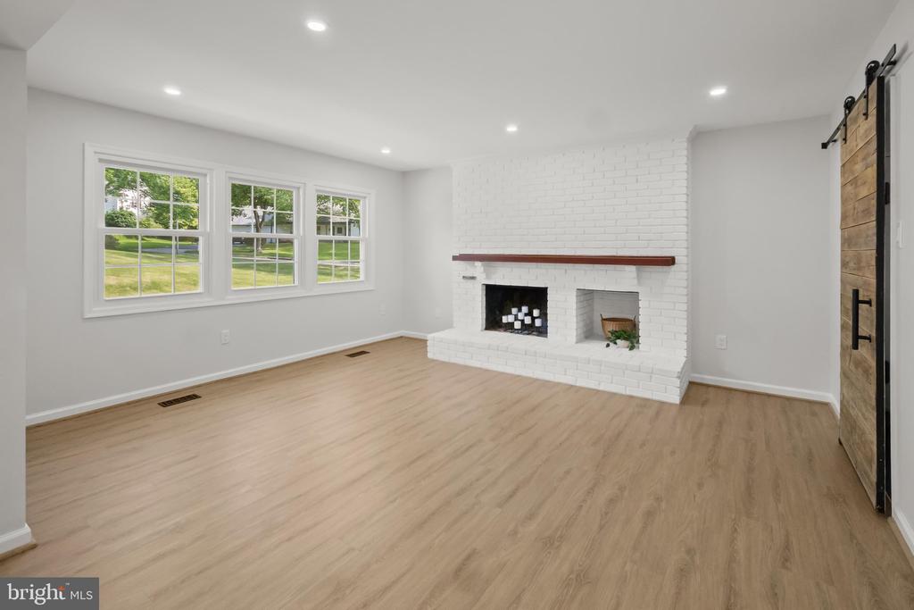 2801 VILLAGE LANE