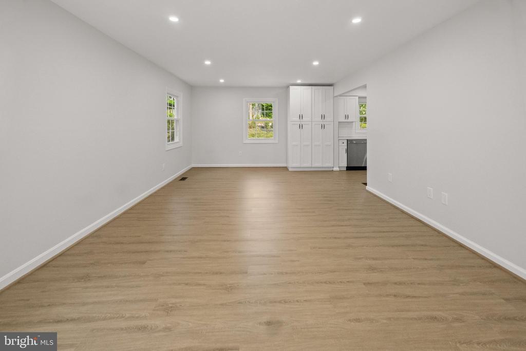2801 VILLAGE LANE