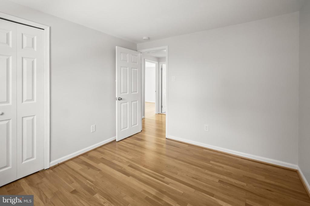 2801 VILLAGE LANE