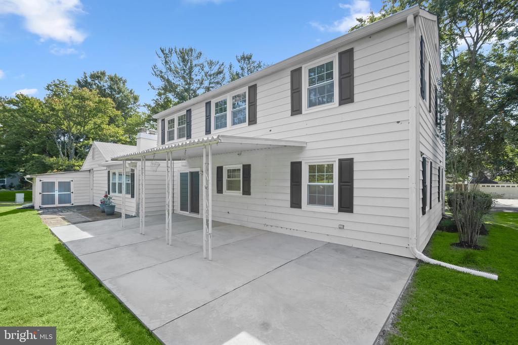 2801 VILLAGE LANE