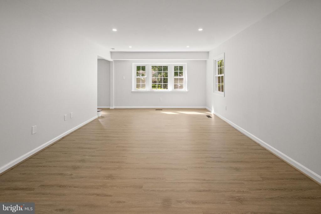 2801 VILLAGE LANE