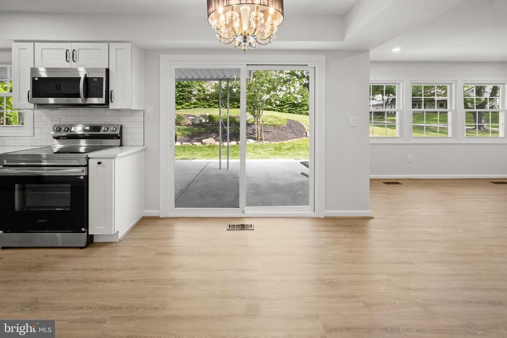 2801 VILLAGE LANE