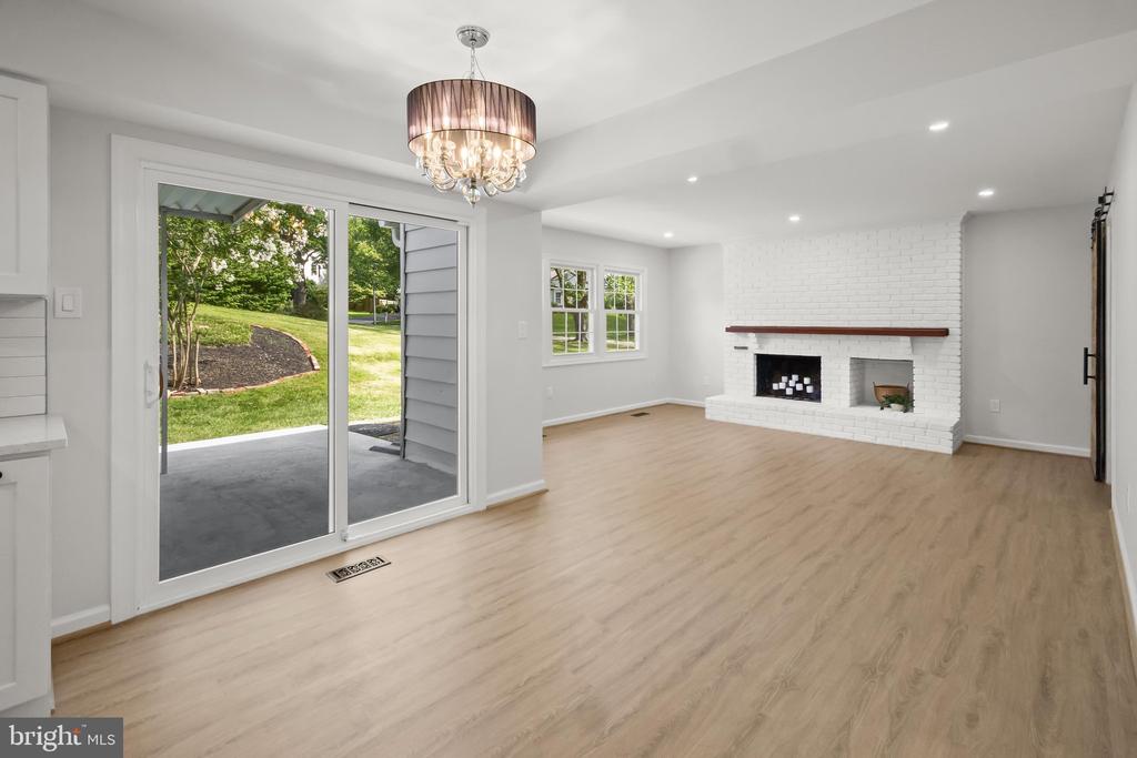 2801 VILLAGE LANE