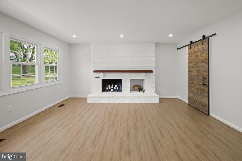 2801 VILLAGE LANE