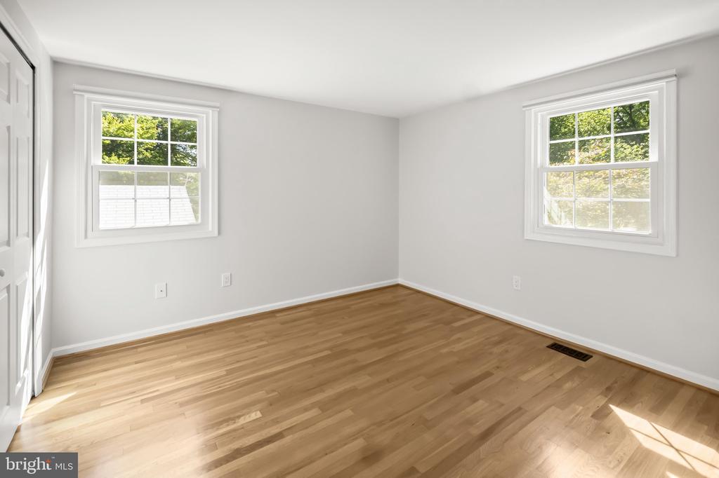 2801 VILLAGE LANE
