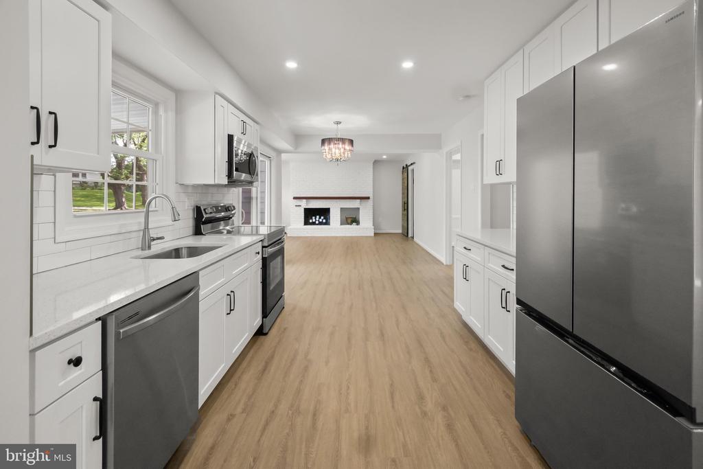 2801 VILLAGE LANE