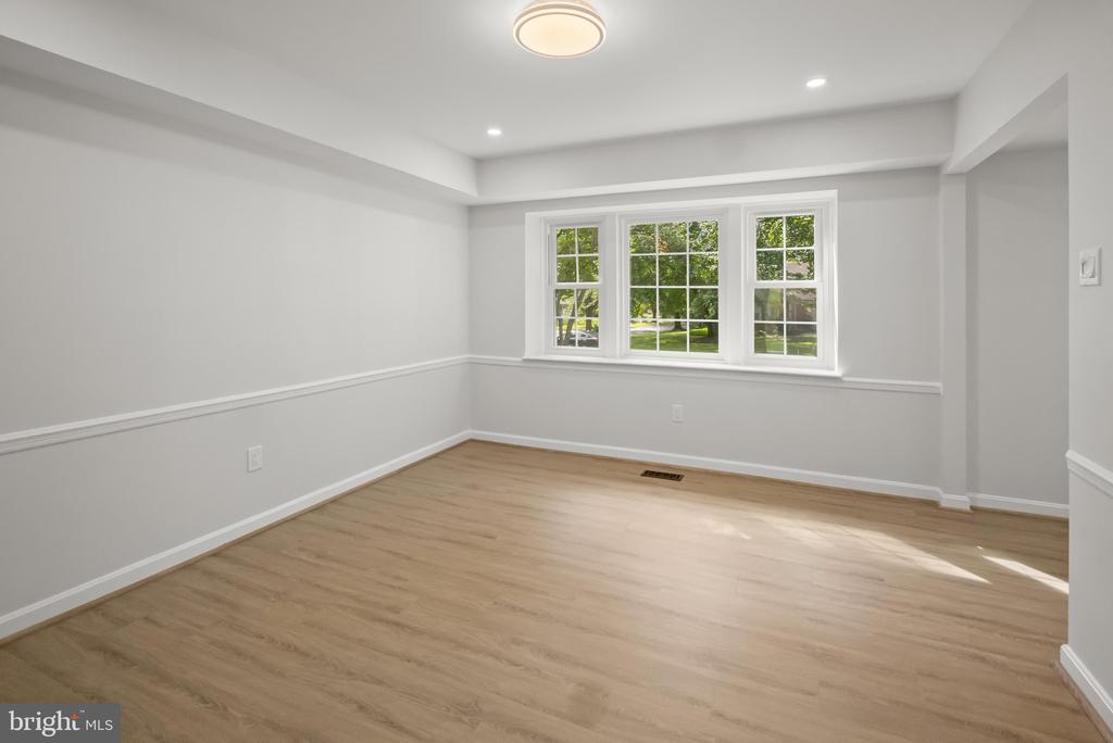 2801 VILLAGE LANE